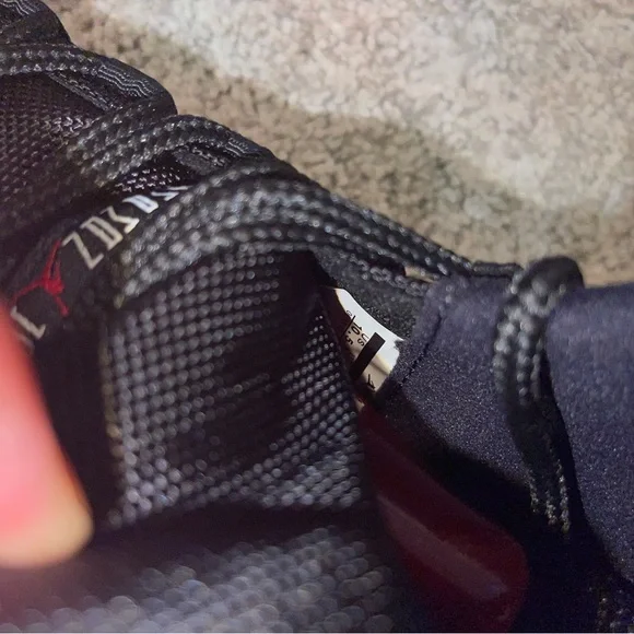 AIR JORDAN RETRO BRED 11 XI NIKE DS WITH BOX AND SHOE HORN ORIGINAL RARE